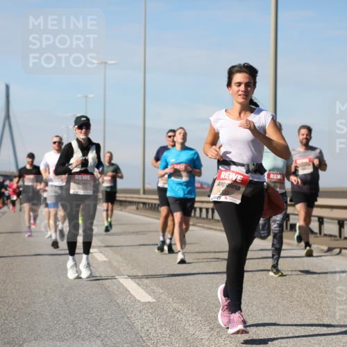 03.10.2025 - Köhlbrandbrückenlauf Yannick Fuchs http://msf.ph/oto/9189170 03.10.2025 11:48:40 Position 3 4133 meine-sportfotos.de