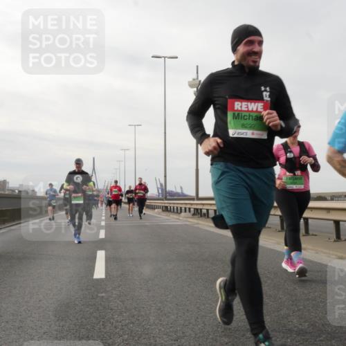 03.10.2025 - Köhlbrandbrückenlauf Matties Gatica Varas http://msf.ph/oto/9189174 03.10.2025 15:57:05 Position 3 8292, 8891 meine-sportfotos.de