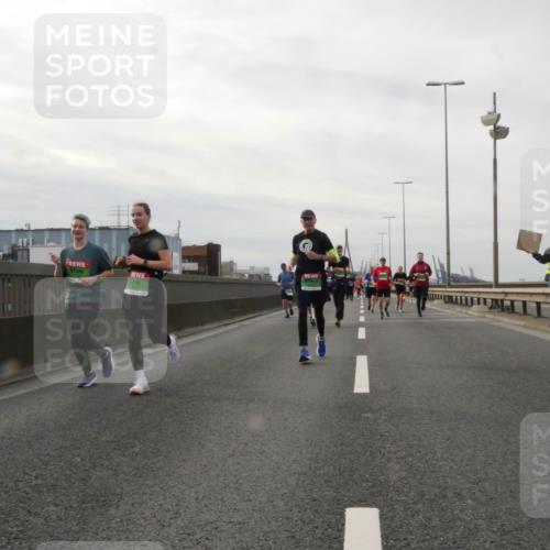03.10.2025 - Köhlbrandbrückenlauf Matties Gatica Varas http://msf.ph/oto/9189177 03.10.2025 15:57:06 Position 3  meine-sportfotos.de