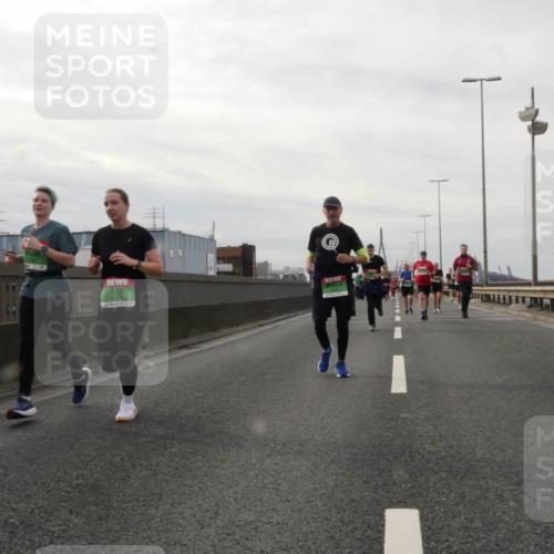 03.10.2025 - Köhlbrandbrückenlauf Matties Gatica Varas http://msf.ph/oto/9189180 03.10.2025 15:57:07 Position 3  meine-sportfotos.de