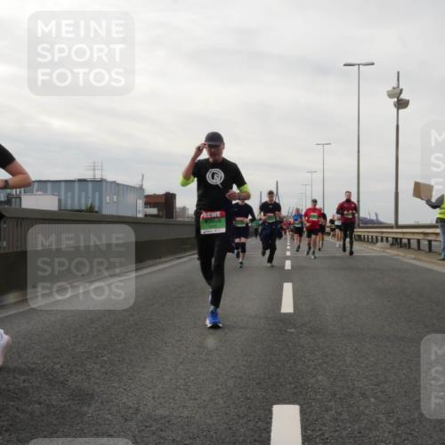 03.10.2025 - Köhlbrandbrückenlauf Matties Gatica Varas http://msf.ph/oto/9189181 03.10.2025 15:57:07 Position 3 1015 meine-sportfotos.de