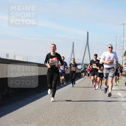 03.10.2025 - Köhlbrandbrückenlauf Yannick Fuchs http://msf.ph/oto/9189182 03.10.2025 11:48:41 Position 3 4151 meine-sportfotos.de