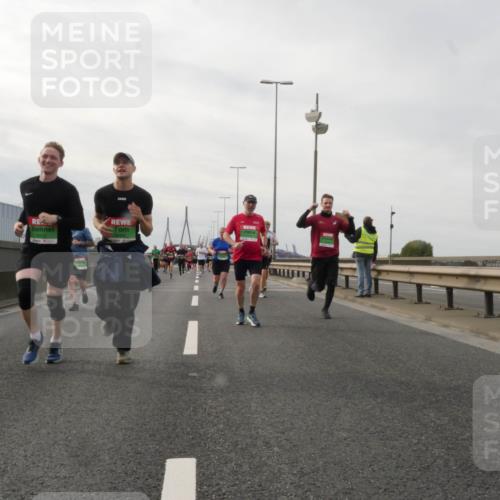 03.10.2025 - Köhlbrandbrückenlauf Matties Gatica Varas http://msf.ph/oto/9189194 03.10.2025 15:57:10 Position 3  meine-sportfotos.de