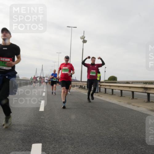 03.10.2025 - Köhlbrandbrückenlauf Matties Gatica Varas http://msf.ph/oto/9189195 03.10.2025 15:57:10 Position 3  meine-sportfotos.de