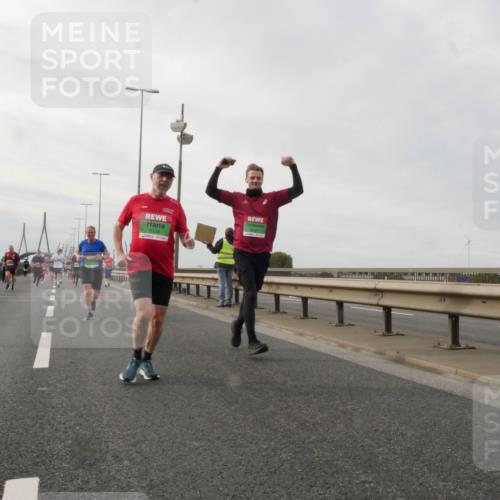 03.10.2025 - Köhlbrandbrückenlauf Matties Gatica Varas http://msf.ph/oto/9189196 03.10.2025 15:57:11 Position 3 9198 meine-sportfotos.de