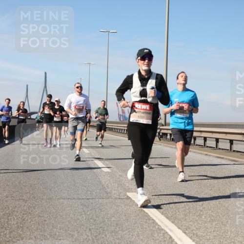 03.10.2025 - Köhlbrandbrückenlauf Yannick Fuchs http://msf.ph/oto/9189197 03.10.2025 11:48:42 Position 3 4151 meine-sportfotos.de