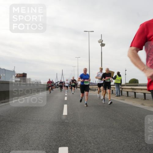 03.10.2025 - Köhlbrandbrückenlauf Matties Gatica Varas http://msf.ph/oto/9189200 03.10.2025 15:57:12 Position 3 2736 meine-sportfotos.de