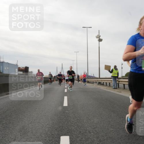 03.10.2025 - Köhlbrandbrückenlauf Matties Gatica Varas http://msf.ph/oto/9189209 03.10.2025 15:57:14 Position 3 8983 meine-sportfotos.de