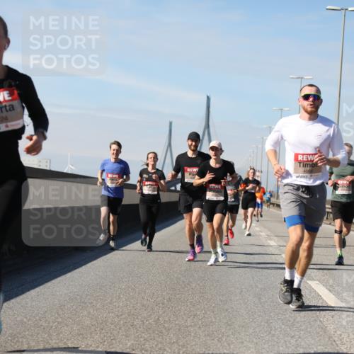 03.10.2025 - Köhlbrandbrückenlauf Yannick Fuchs http://msf.ph/oto/9189213 03.10.2025 11:48:43 Position 3 4124, 4066 meine-sportfotos.de