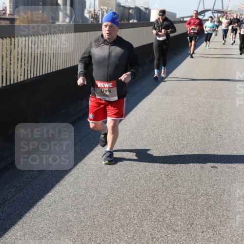 03.10.2025 - Köhlbrandbrückenlauf Yannick Fuchs http://msf.ph/oto/9189218 03.10.2025 12:08:45 Position 3 6146 meine-sportfotos.de