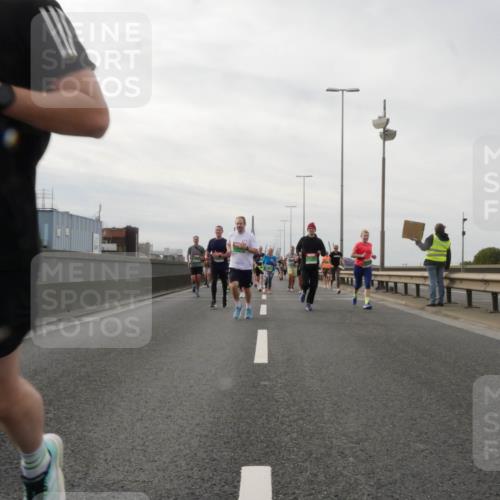 03.10.2025 - Köhlbrandbrückenlauf Matties Gatica Varas http://msf.ph/oto/9189221 03.10.2025 15:57:17 Position 3 2, 74 meine-sportfotos.de