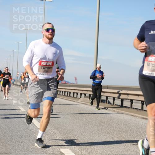 03.10.2025 - Köhlbrandbrückenlauf Yannick Fuchs http://msf.ph/oto/9189225 03.10.2025 11:48:43 Position 3 6642, 4066, 6356 meine-sportfotos.de