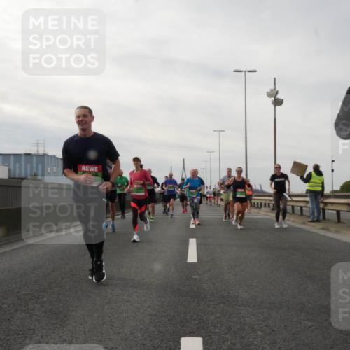 03.10.2025 - Köhlbrandbrückenlauf Matties Gatica Varas http://msf.ph/oto/9189234 03.10.2025 15:57:20 Position 3 8529 meine-sportfotos.de