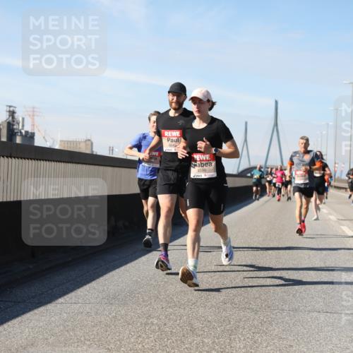 03.10.2025 - Köhlbrandbrückenlauf Yannick Fuchs http://msf.ph/oto/9189243 03.10.2025 11:48:45 Position 3 6642, 4599 meine-sportfotos.de