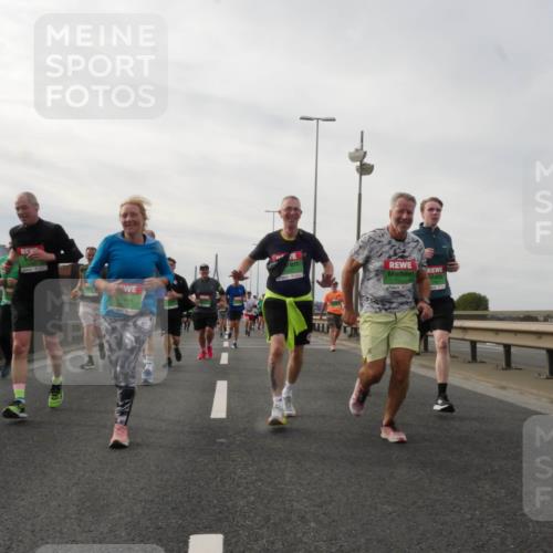 03.10.2025 - Köhlbrandbrückenlauf Matties Gatica Varas http://msf.ph/oto/9189248 03.10.2025 15:57:23 Position 3  meine-sportfotos.de
