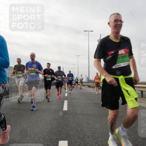 03.10.2025 - Köhlbrandbrückenlauf Matties Gatica Varas http://msf.ph/oto/9189251 03.10.2025 15:57:24 Position 3 9688 meine-sportfotos.de
