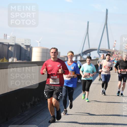 03.10.2025 - Köhlbrandbrückenlauf Yannick Fuchs http://msf.ph/oto/9189252 03.10.2025 12:08:48 Position 3 6460, 6103 meine-sportfotos.de
