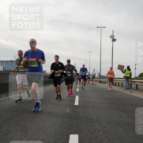 03.10.2025 - Köhlbrandbrückenlauf Matties Gatica Varas http://msf.ph/oto/9189254 03.10.2025 15:57:24 Position 3 9493 meine-sportfotos.de