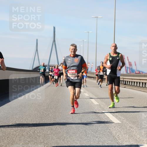 03.10.2025 - Köhlbrandbrückenlauf Yannick Fuchs http://msf.ph/oto/9189256 03.10.2025 11:48:46 Position 3 6044, 5676 meine-sportfotos.de