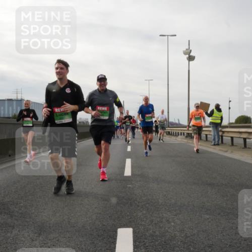 03.10.2025 - Köhlbrandbrückenlauf Matties Gatica Varas http://msf.ph/oto/9189258 03.10.2025 15:57:25 Position 3  meine-sportfotos.de