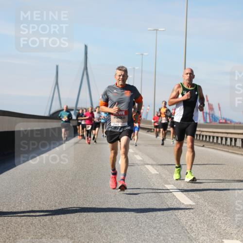 03.10.2025 - Köhlbrandbrückenlauf Yannick Fuchs http://msf.ph/oto/9189259 03.10.2025 11:48:46 Position 3 6044, 5676 meine-sportfotos.de