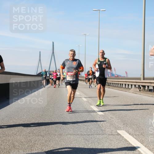 03.10.2025 - Köhlbrandbrückenlauf Yannick Fuchs http://msf.ph/oto/9189262 03.10.2025 11:48:46 Position 3 6044, 5676, 4344 meine-sportfotos.de