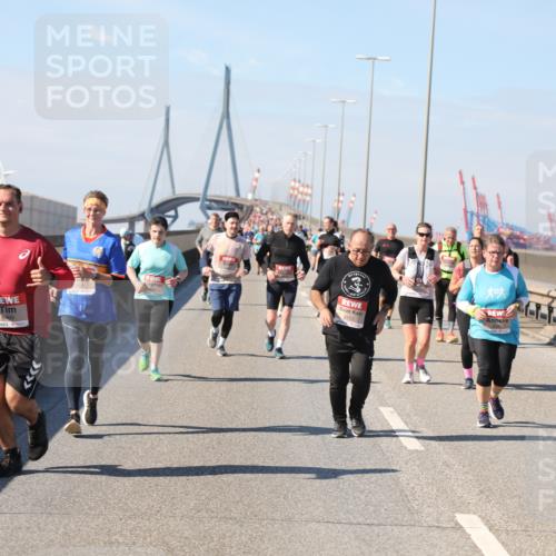 03.10.2025 - Köhlbrandbrückenlauf Yannick Fuchs http://msf.ph/oto/9189264 03.10.2025 12:08:49 Position 3 6460, 609, 6103, 1 meine-sportfotos.de
