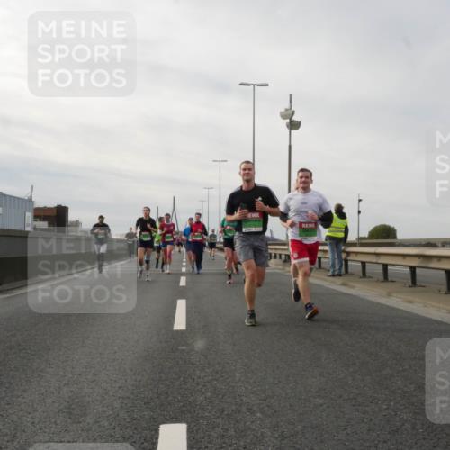 03.10.2025 - Köhlbrandbrückenlauf Matties Gatica Varas http://msf.ph/oto/9189272 03.10.2025 15:57:29 Position 3  meine-sportfotos.de