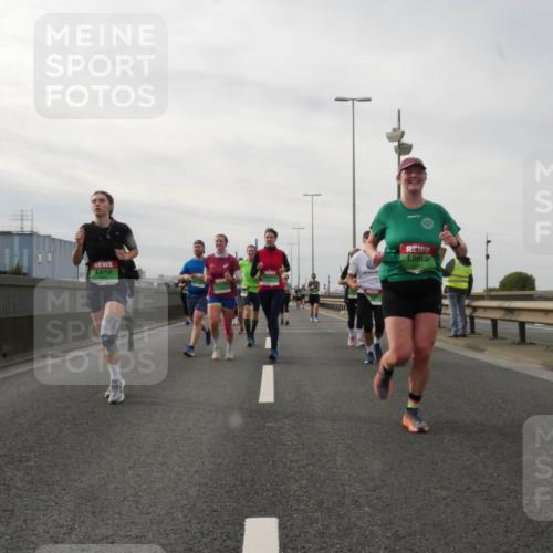 03.10.2025 - Köhlbrandbrückenlauf Matties Gatica Varas http://msf.ph/oto/9189285 03.10.2025 15:57:31 Position 3  meine-sportfotos.de