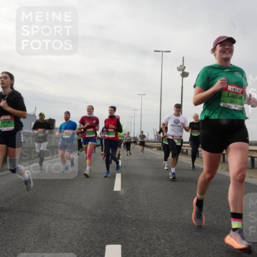 03.10.2025 - Köhlbrandbrückenlauf Matties Gatica Varas http://msf.ph/oto/9189288 03.10.2025 15:57:32 Position 3 8040, 4 meine-sportfotos.de