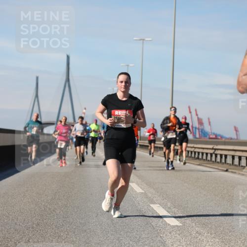 03.10.2025 - Köhlbrandbrückenlauf Yannick Fuchs http://msf.ph/oto/9189293 03.10.2025 11:48:48 Position 3 4152 meine-sportfotos.de