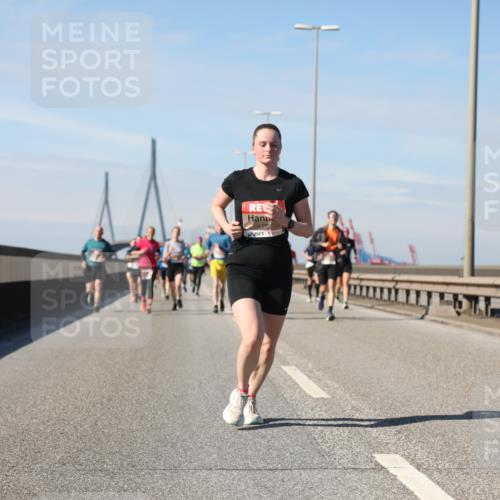 03.10.2025 - Köhlbrandbrückenlauf Yannick Fuchs http://msf.ph/oto/9189305 03.10.2025 11:48:49 Position 3 415 meine-sportfotos.de