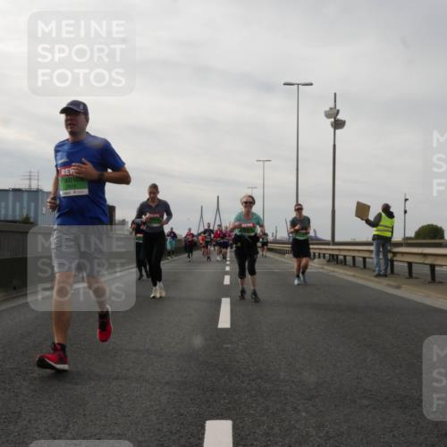 03.10.2025 - Köhlbrandbrückenlauf Matties Gatica Varas http://msf.ph/oto/9189307 03.10.2025 15:57:36 Position 3 7814 meine-sportfotos.de