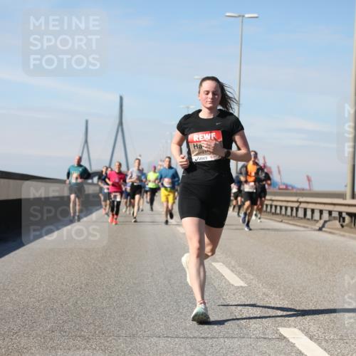 03.10.2025 - Köhlbrandbrückenlauf Yannick Fuchs http://msf.ph/oto/9189308 03.10.2025 11:48:49 Position 3 415 meine-sportfotos.de