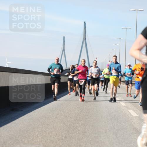 03.10.2025 - Köhlbrandbrückenlauf Yannick Fuchs http://msf.ph/oto/9189312 03.10.2025 11:48:50 Position 3 2025 meine-sportfotos.de