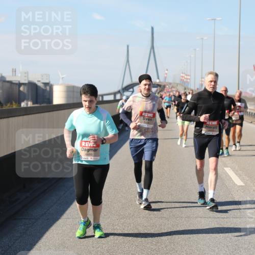 03.10.2025 - Köhlbrandbrückenlauf Yannick Fuchs http://msf.ph/oto/9189314 03.10.2025 12:08:53 Position 3 4886, 4416 meine-sportfotos.de