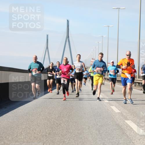 03.10.2025 - Köhlbrandbrückenlauf Yannick Fuchs http://msf.ph/oto/9189320 03.10.2025 11:48:50 Position 3 2025 meine-sportfotos.de