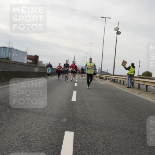 03.10.2025 - Köhlbrandbrückenlauf Matties Gatica Varas http://msf.ph/oto/9189321 03.10.2025 15:57:39 Position 3  meine-sportfotos.de