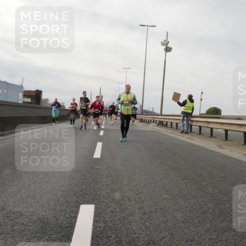 03.10.2025 - Köhlbrandbrückenlauf Matties Gatica Varas http://msf.ph/oto/9189323 03.10.2025 15:57:39 Position 3  meine-sportfotos.de