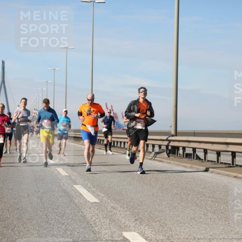 03.10.2025 - Köhlbrandbrückenlauf Yannick Fuchs http://msf.ph/oto/9189330 03.10.2025 11:48:51 Position 3 2025 meine-sportfotos.de
