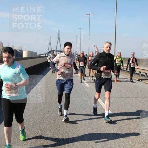 03.10.2025 - Köhlbrandbrückenlauf Yannick Fuchs http://msf.ph/oto/9189341 03.10.2025 12:08:55 Position 3 4886, 4416 meine-sportfotos.de
