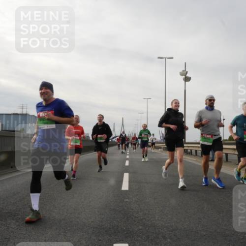 03.10.2025 - Köhlbrandbrückenlauf Matties Gatica Varas http://msf.ph/oto/9189342 03.10.2025 15:57:45 Position 3 2025 meine-sportfotos.de