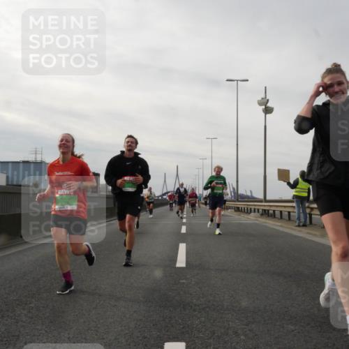 03.10.2025 - Köhlbrandbrückenlauf Matties Gatica Varas http://msf.ph/oto/9189346 03.10.2025 15:57:46 Position 3 9727, 6 meine-sportfotos.de