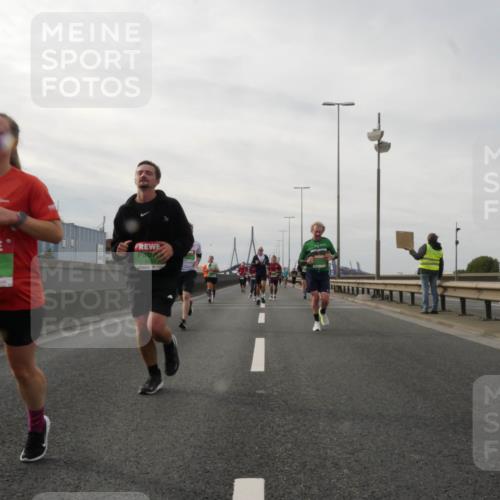 03.10.2025 - Köhlbrandbrückenlauf Matties Gatica Varas http://msf.ph/oto/9189349 03.10.2025 15:57:46 Position 3 9727, 9333 meine-sportfotos.de