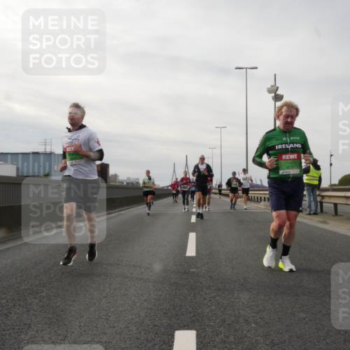 03.10.2025 - Köhlbrandbrückenlauf Matties Gatica Varas http://msf.ph/oto/9189357 03.10.2025 15:57:48 Position 3 973 meine-sportfotos.de