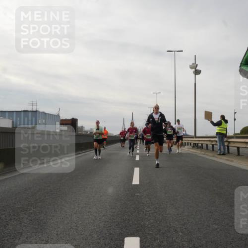 03.10.2025 - Köhlbrandbrückenlauf Matties Gatica Varas http://msf.ph/oto/9189362 03.10.2025 15:57:49 Position 3  meine-sportfotos.de