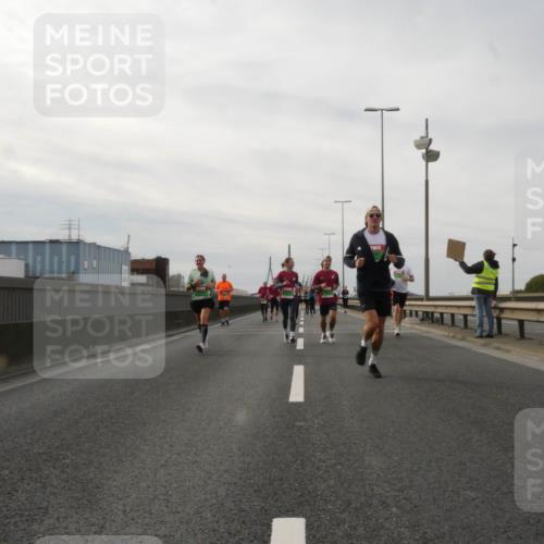 03.10.2025 - Köhlbrandbrückenlauf Matties Gatica Varas http://msf.ph/oto/9189363 03.10.2025 15:57:49 Position 3  meine-sportfotos.de