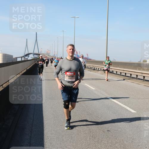 03.10.2025 - Köhlbrandbrückenlauf Yannick Fuchs http://msf.ph/oto/9189368 03.10.2025 12:09:02 Position 3 5442 meine-sportfotos.de