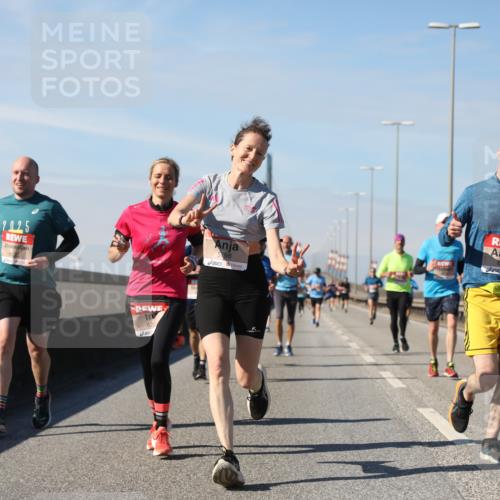 03.10.2025 - Köhlbrandbrückenlauf Yannick Fuchs http://msf.ph/oto/9189370 03.10.2025 11:48:55 Position 3 2025, 5798, 6268 meine-sportfotos.de