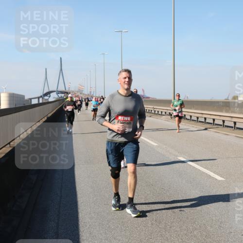 03.10.2025 - Köhlbrandbrückenlauf Yannick Fuchs http://msf.ph/oto/9189372 03.10.2025 12:09:02 Position 3  meine-sportfotos.de